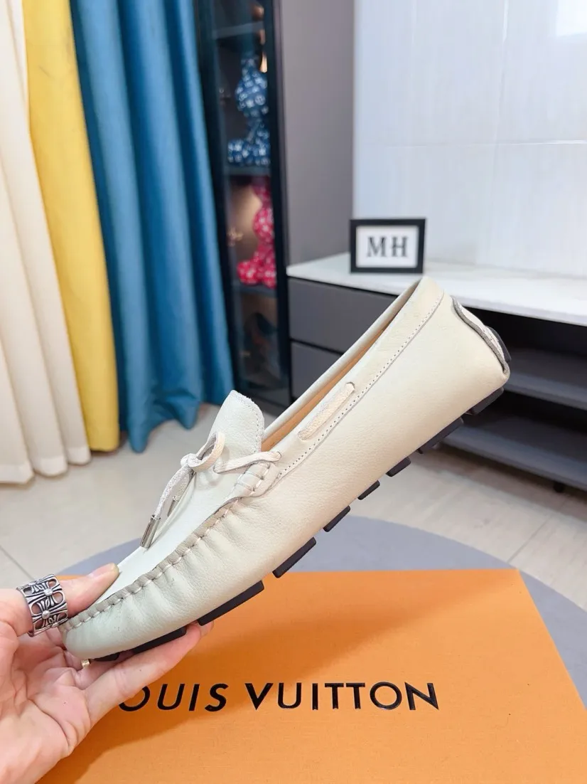 Men's men's shoes💰400🌹🌹[LV Louis Vuitton] New men's beanie shoes💝💝.. Top-grade imported cowhide embossed➕Comfortable leather lining. It is extremely skin-friendly and comfortable, feels very delicate, and the shape is very correct! Perfectly reflects the three-dimensional sense, code number: 38-44